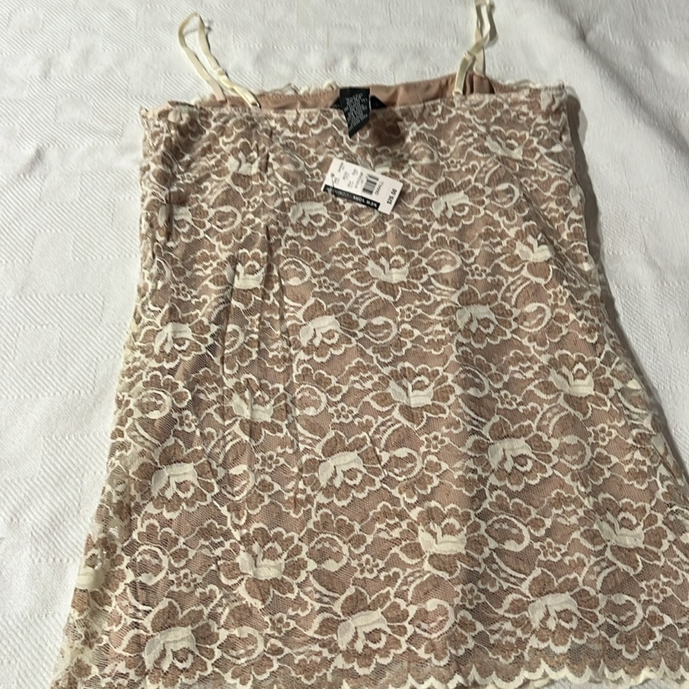 NWT New York & company tan/ lace camisole - Picture 4 of 6